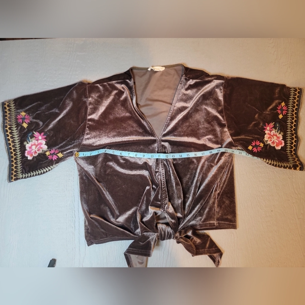♡ Stichfix Velvet Tie-Front Kimono Top with Floral Embroidery - Brown B-13